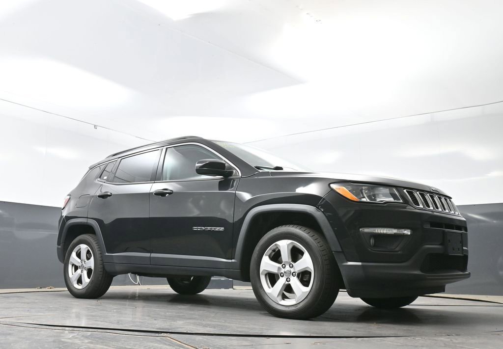 Used 2020 Jeep Compass Latitude AWD/4WD image 24
