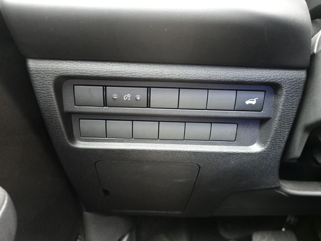 Used 2025 Mitsubishi Outlander SE image 18