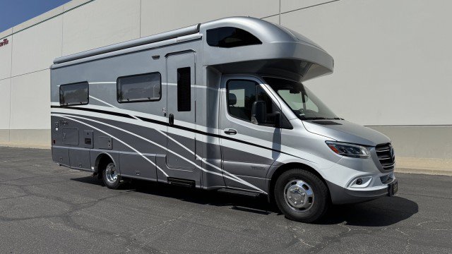 Used 2021 Mercedes-Benz Sprinter 3500 image 35
