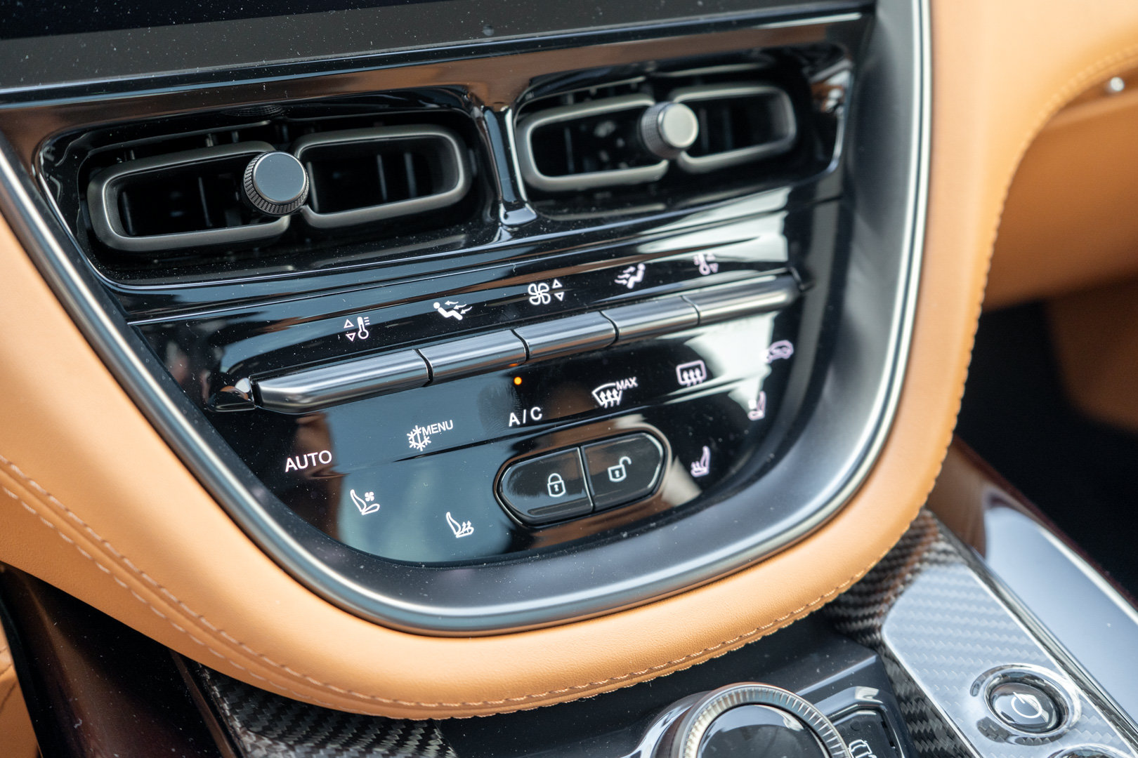 Used 2023 Aston Martin DBX 707 AWD/4WD image 18