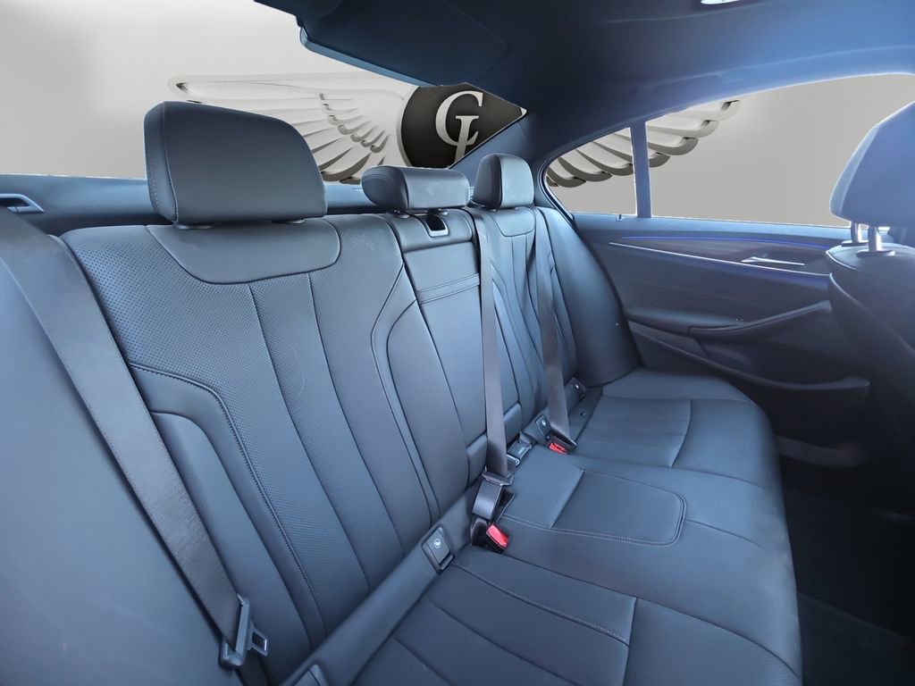 Used 2022 BMW 530i w/ M Sport Package RWD image 13