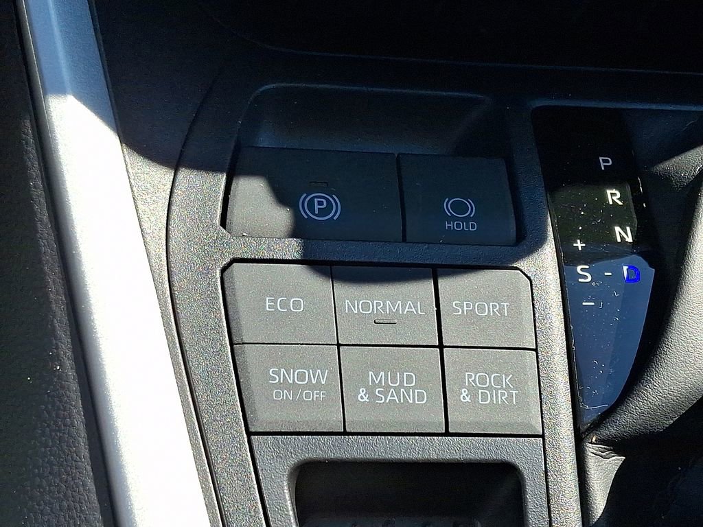 Used 2025 Toyota RAV4 XLE image 25