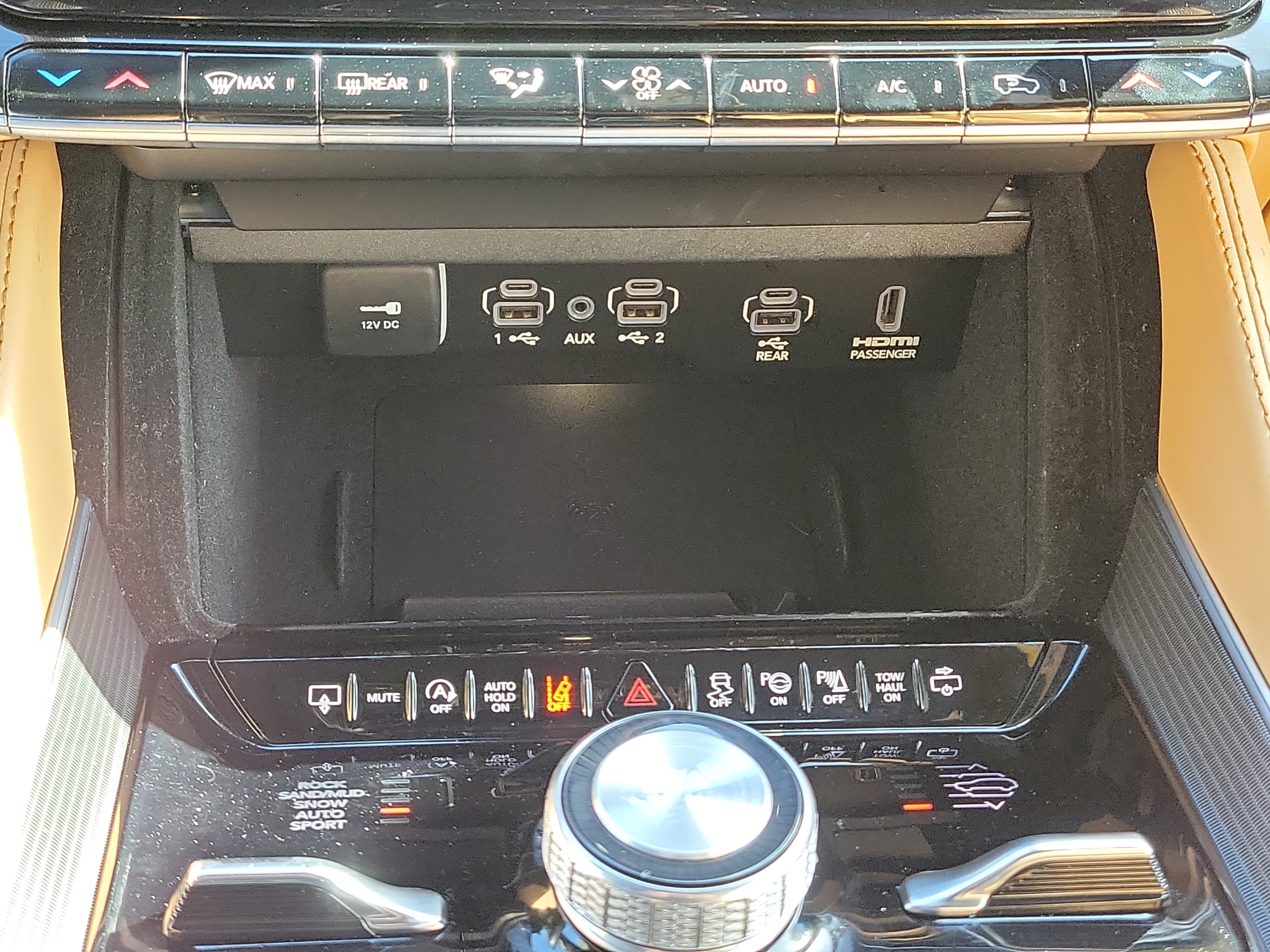 Used 2025 Jeep Grand Wagoneer Series III w/ Rear Seat Video Group 1 AWD/4WD image 47