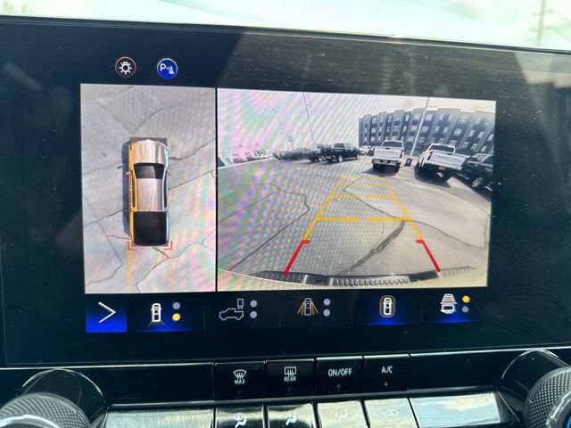 Used 2024 Chevrolet Colorado Trail Boss w/ Technology Package AWD/4WD image 20