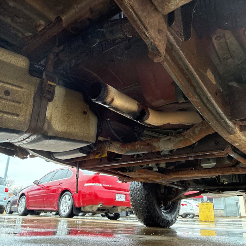 Used 2000 Chevrolet Silverado 1500 LS w/ Off-Road Chassis Pkg AWD/4WD image 21