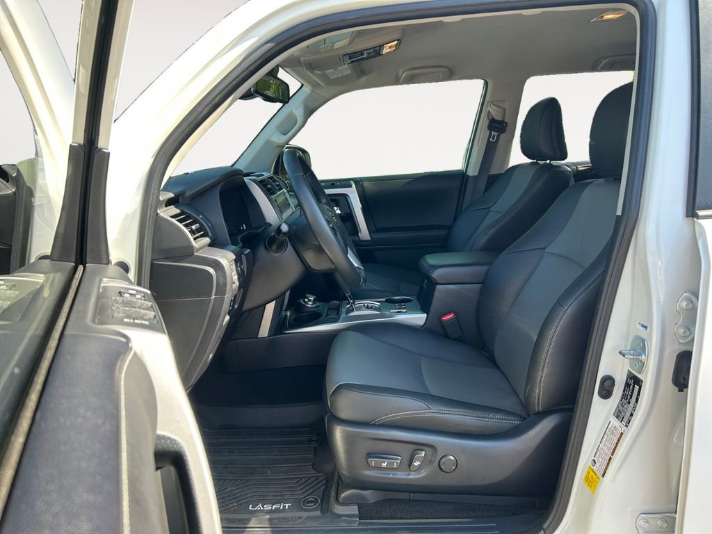 Used 2020 Toyota 4Runner SR5 Premium image 16