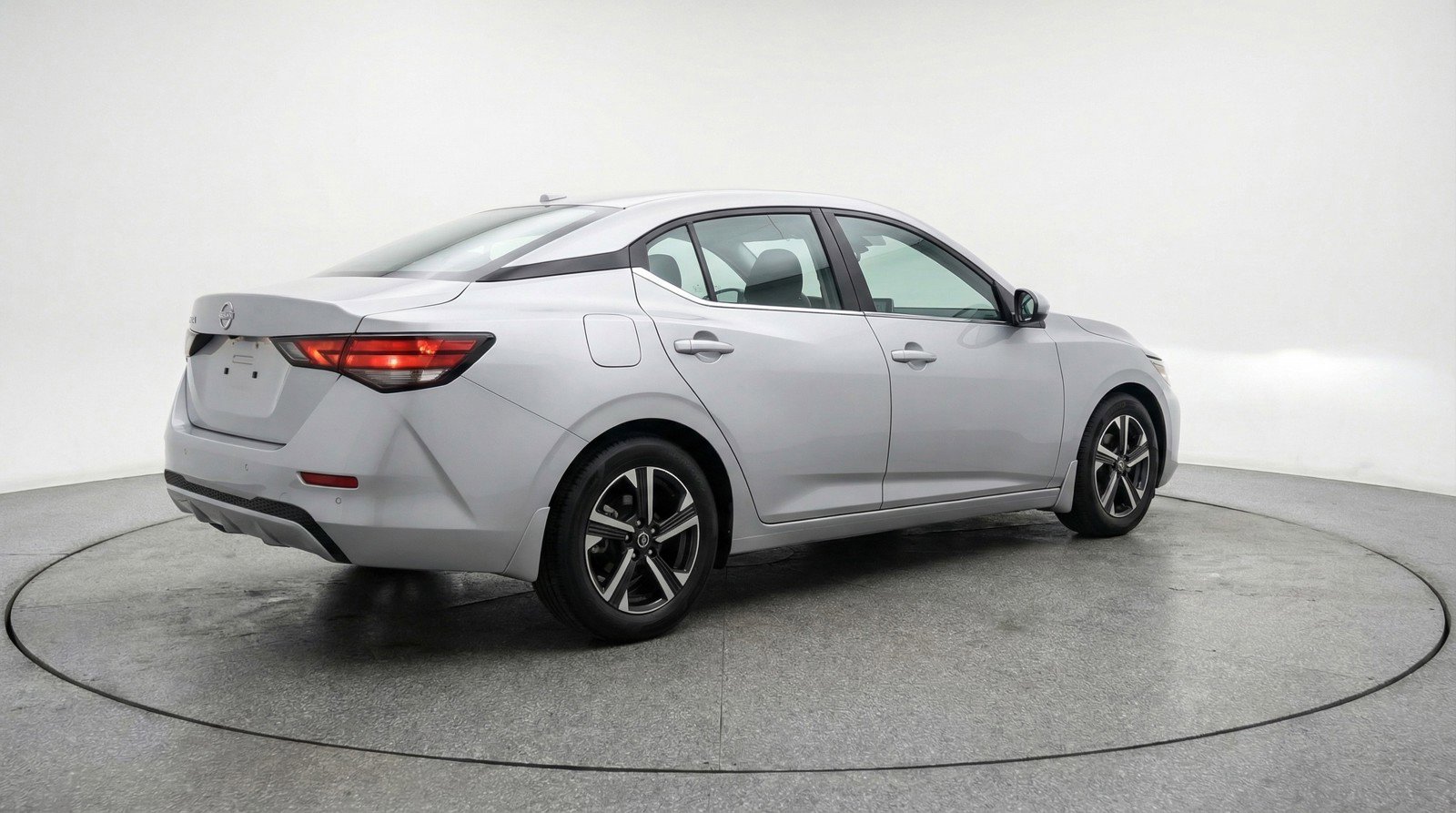 Used 2025 Nissan Sentra SV FWD image 9