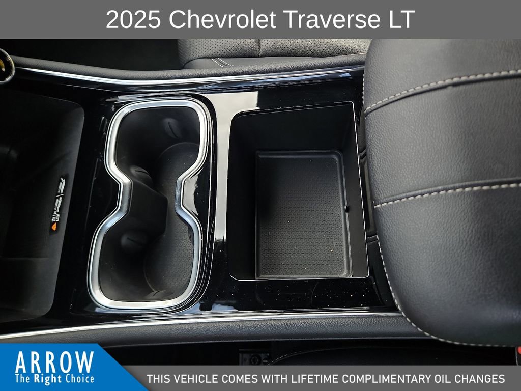 Used 2025 Chevrolet Traverse LT image 28