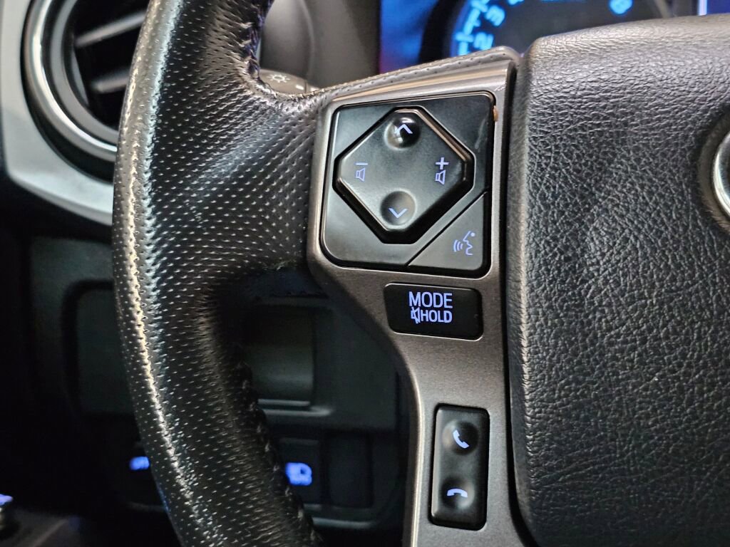 Used 2019 Toyota Tacoma TRD Off-Road w/ Technology Package AWD/4WD image 30