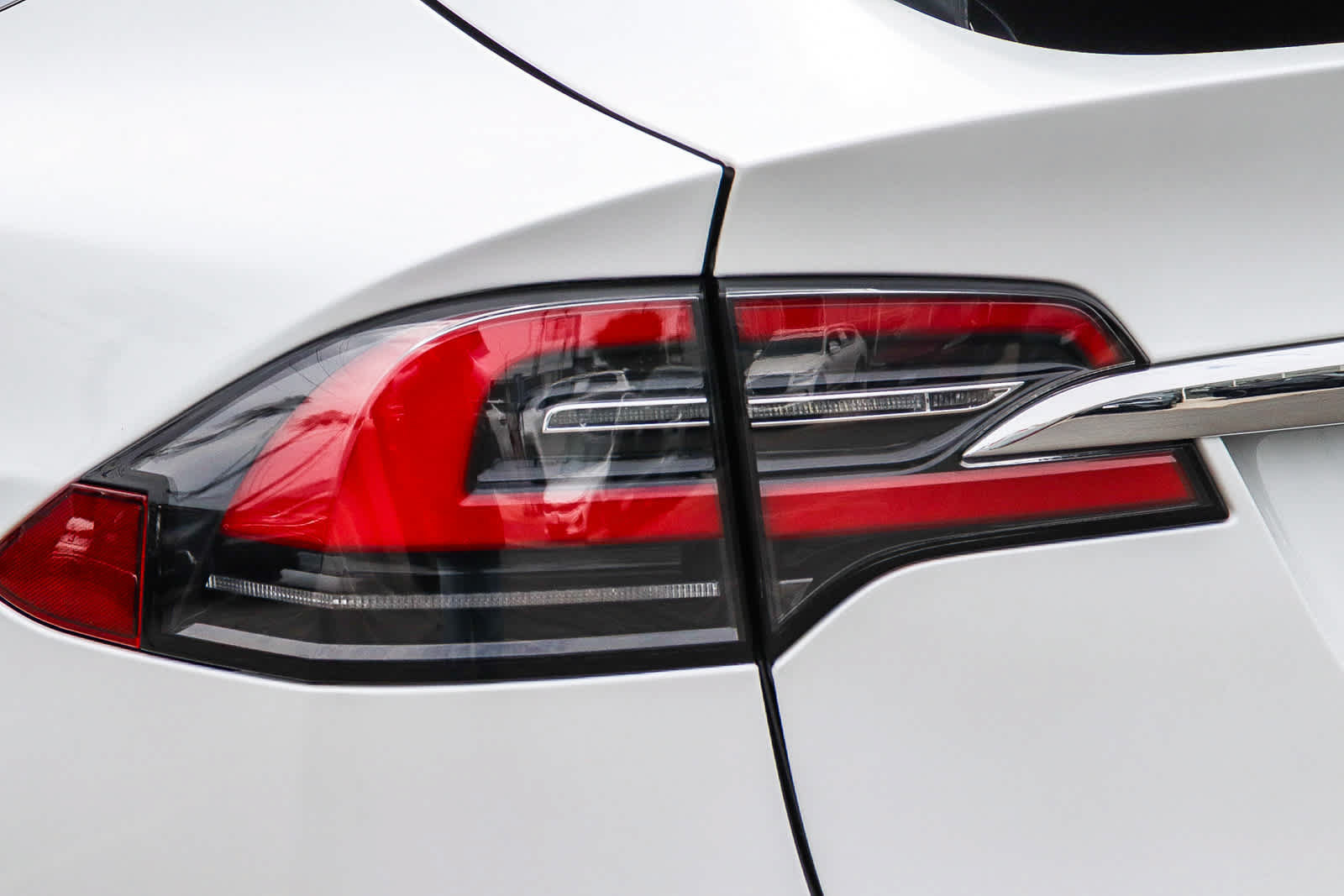 Used 2020 Tesla Model X Long Range AWD/4WD image 11