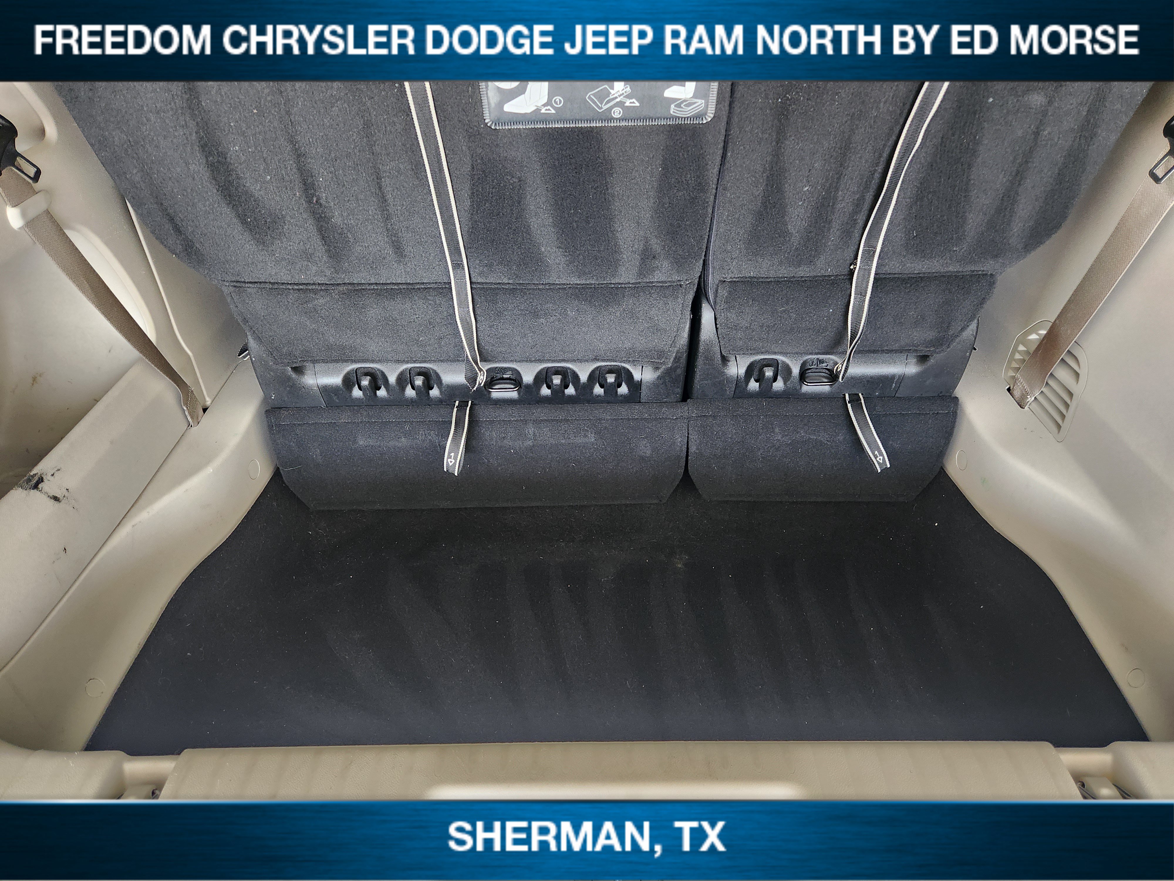 Used 2021 Chrysler Voyager L FWD image 22