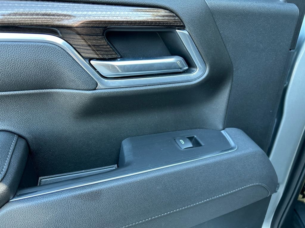 Used 2025 Chevrolet Silverado 1500 LT image 27