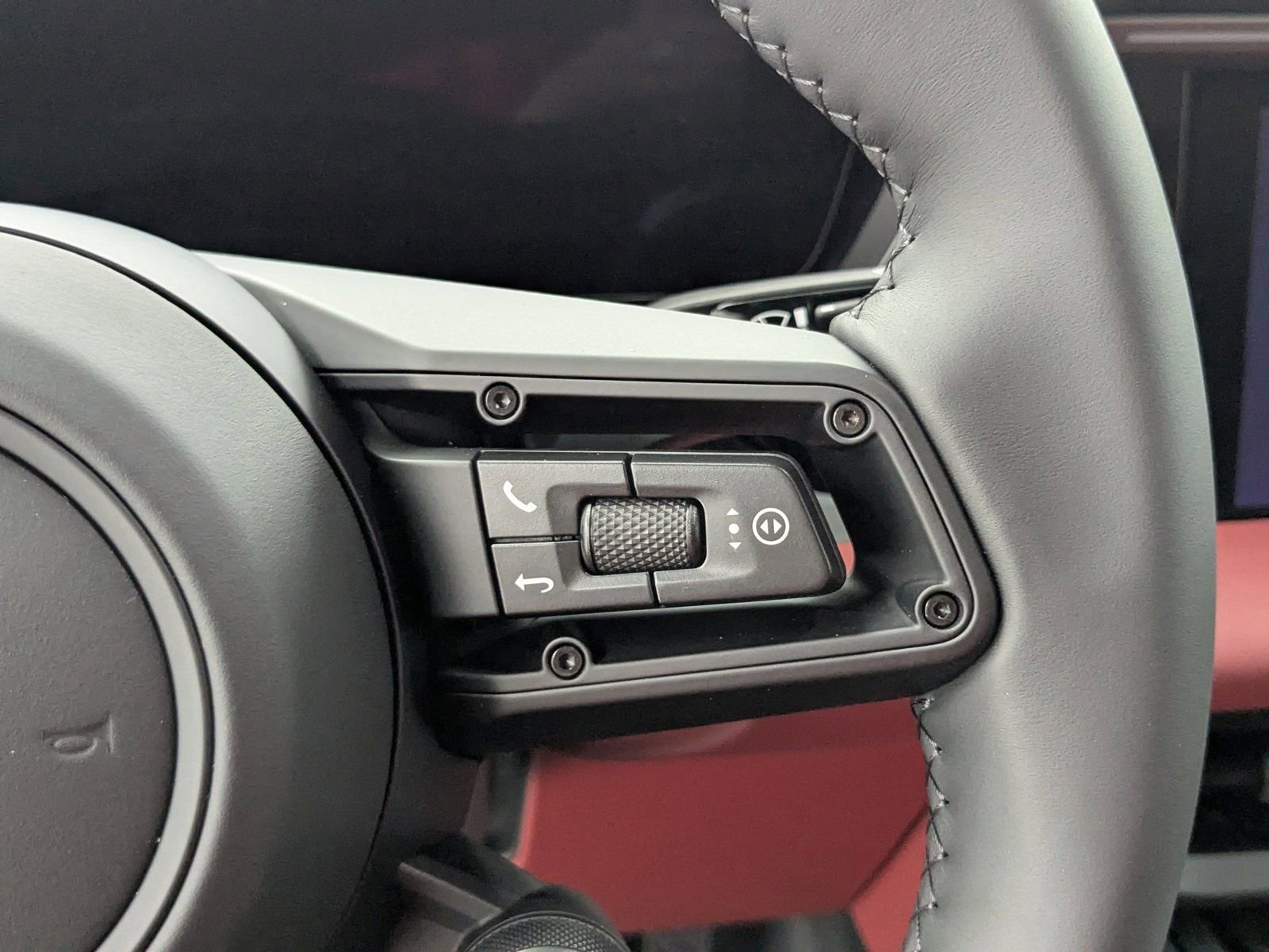 New 2025 Porsche Macan 4 Electric image 14