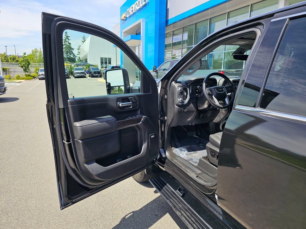 Used 2021 GMC Sierra 3500 Denali w/ Denali Ultimate Package AWD/4WD image 21