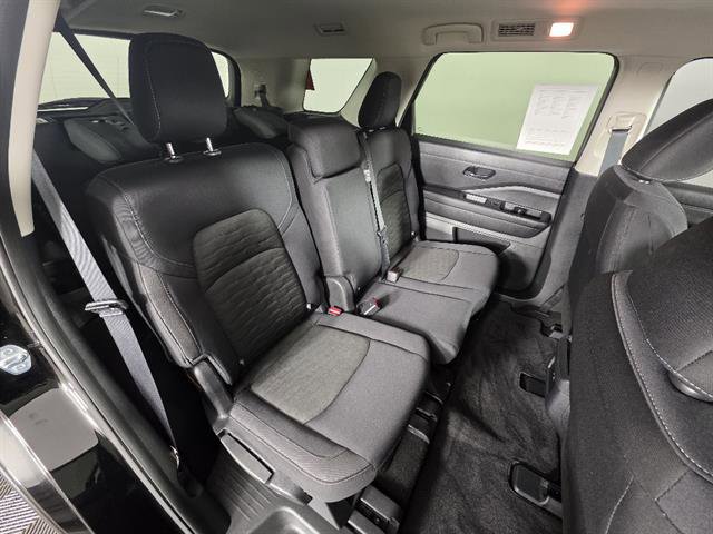 Used 2025 Nissan Pathfinder S w/ Cargo Package image 17