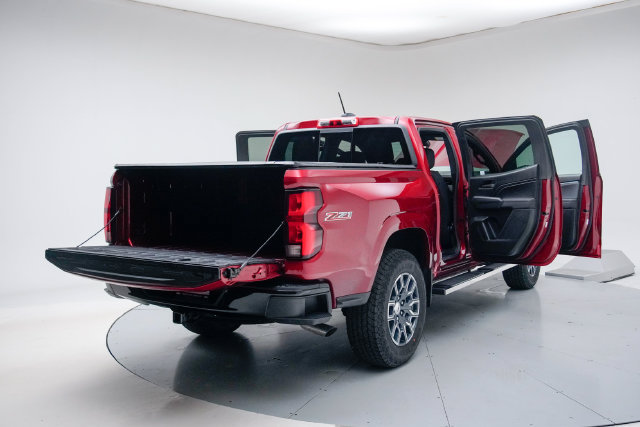 Used 2024 Chevrolet Colorado Z71 w/ Z71 Convenience Package 2 AWD/4WD image 22