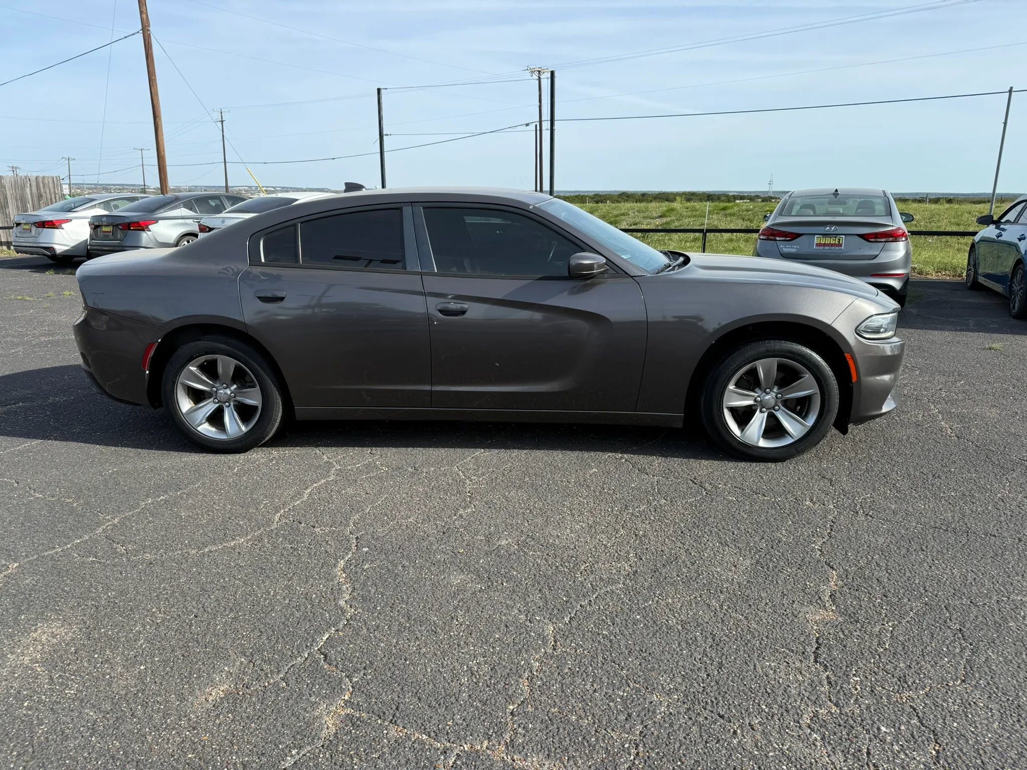 Used 2016 Dodge Charger SXT image 4