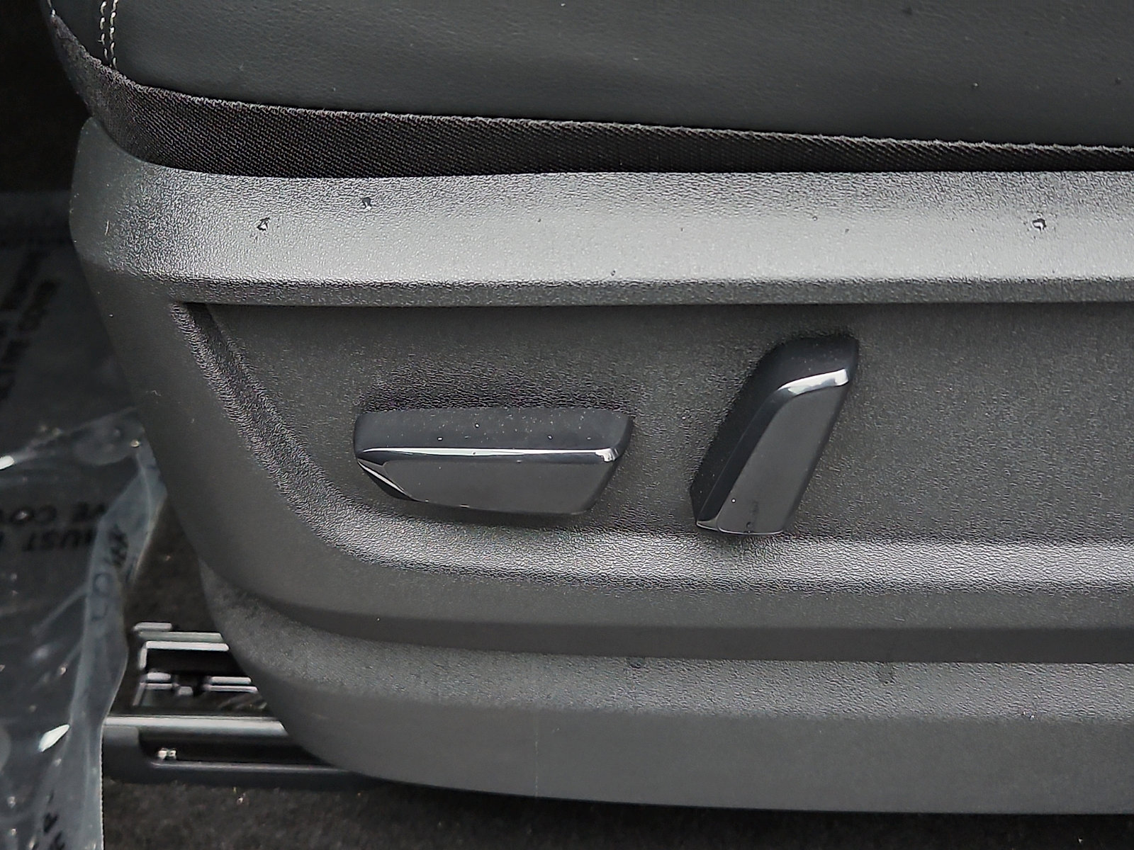 Certified 2025 Nissan Armada SV image 25