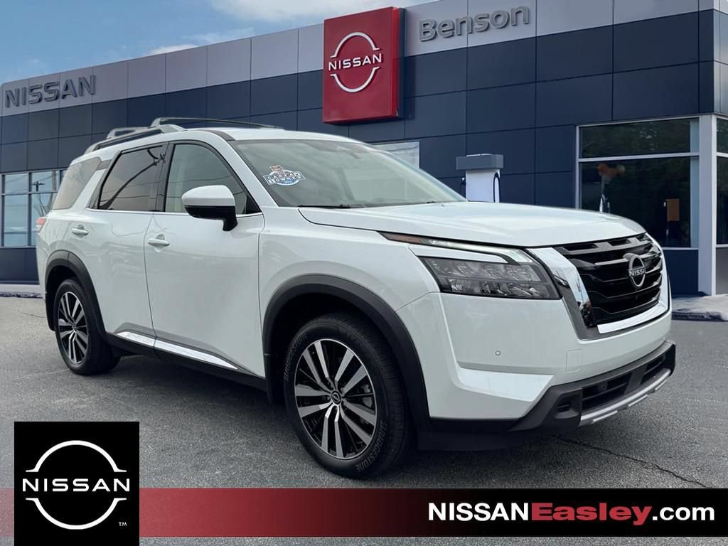 Certified 2025 Nissan Pathfinder Platinum w/ Cargo Package FWD image 1