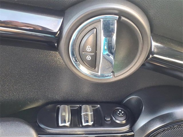 Used 2019 MINI Cooper S w/ Signature Upholstery Package image 15