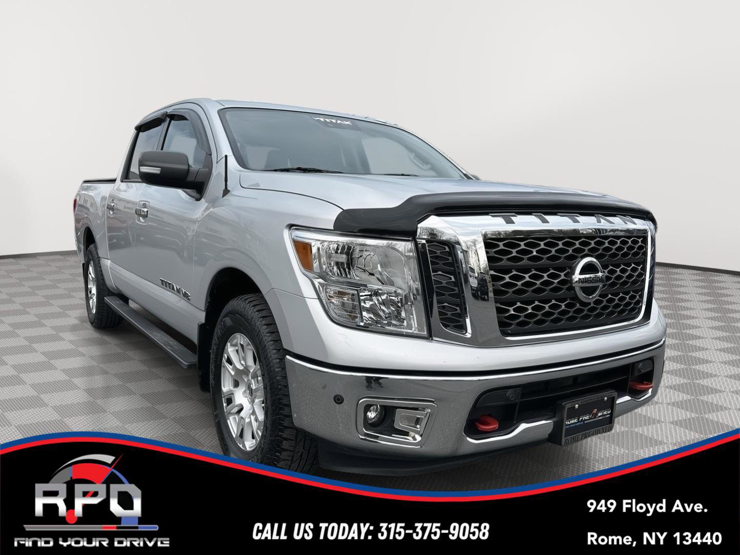 Used 2018 Nissan Titan SV w/ SV Convenience Package image 7