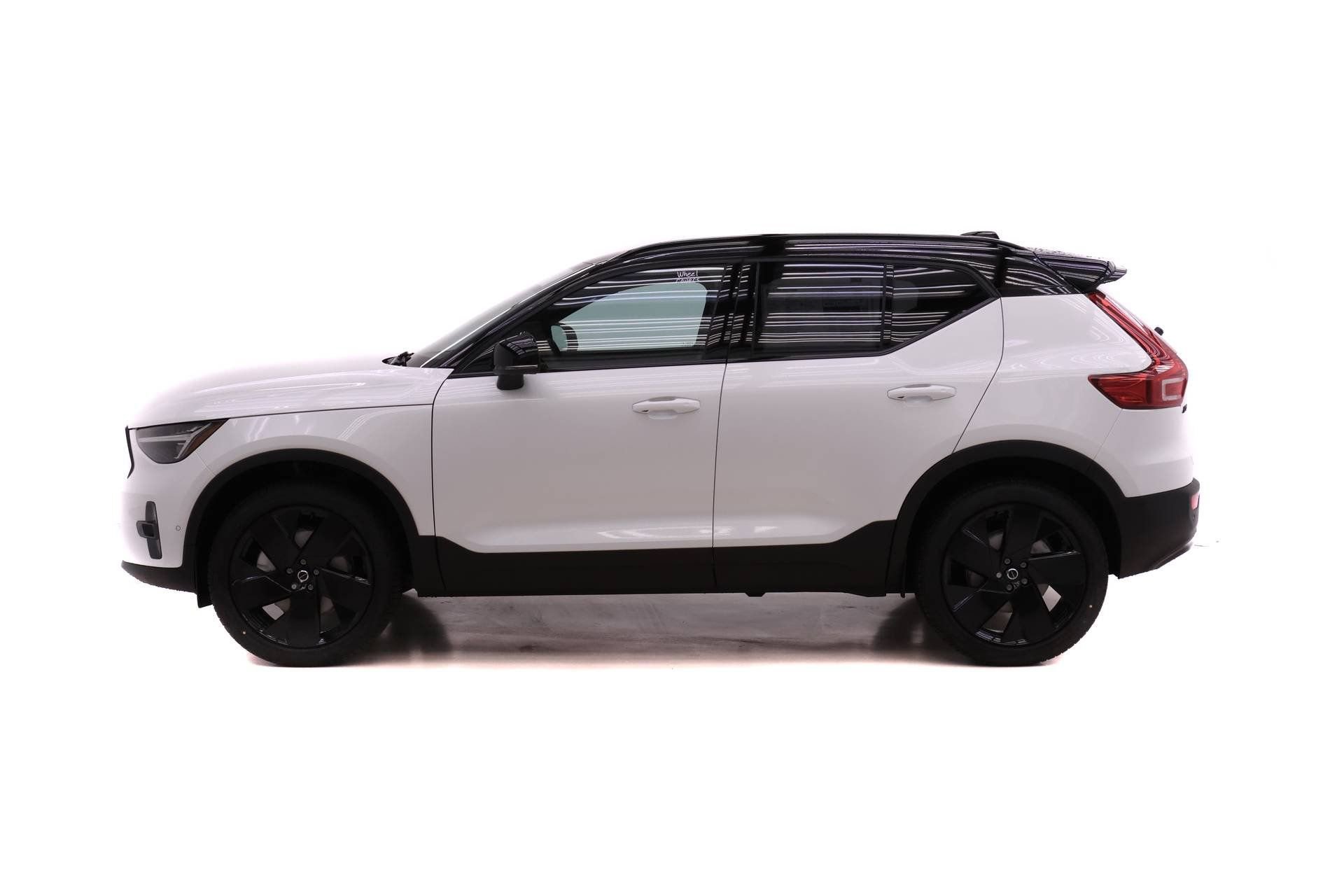 New 2026 Volvo XC40 B5 Ultra w/ Protection Package Premier AWD/4WD image 3