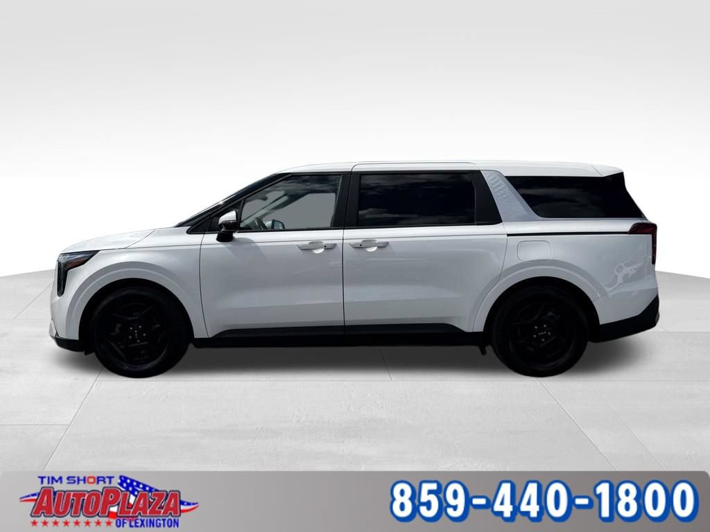 Used 2025 Kia Carnival FWD image 12