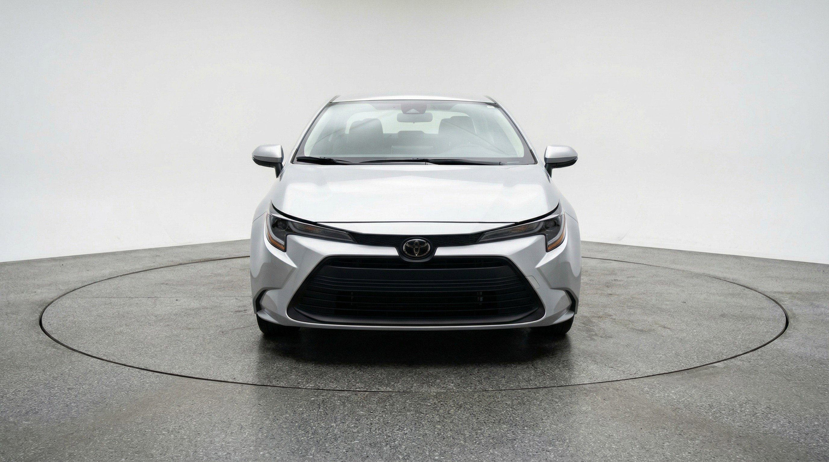 Used 2025 Toyota Corolla LE image 2