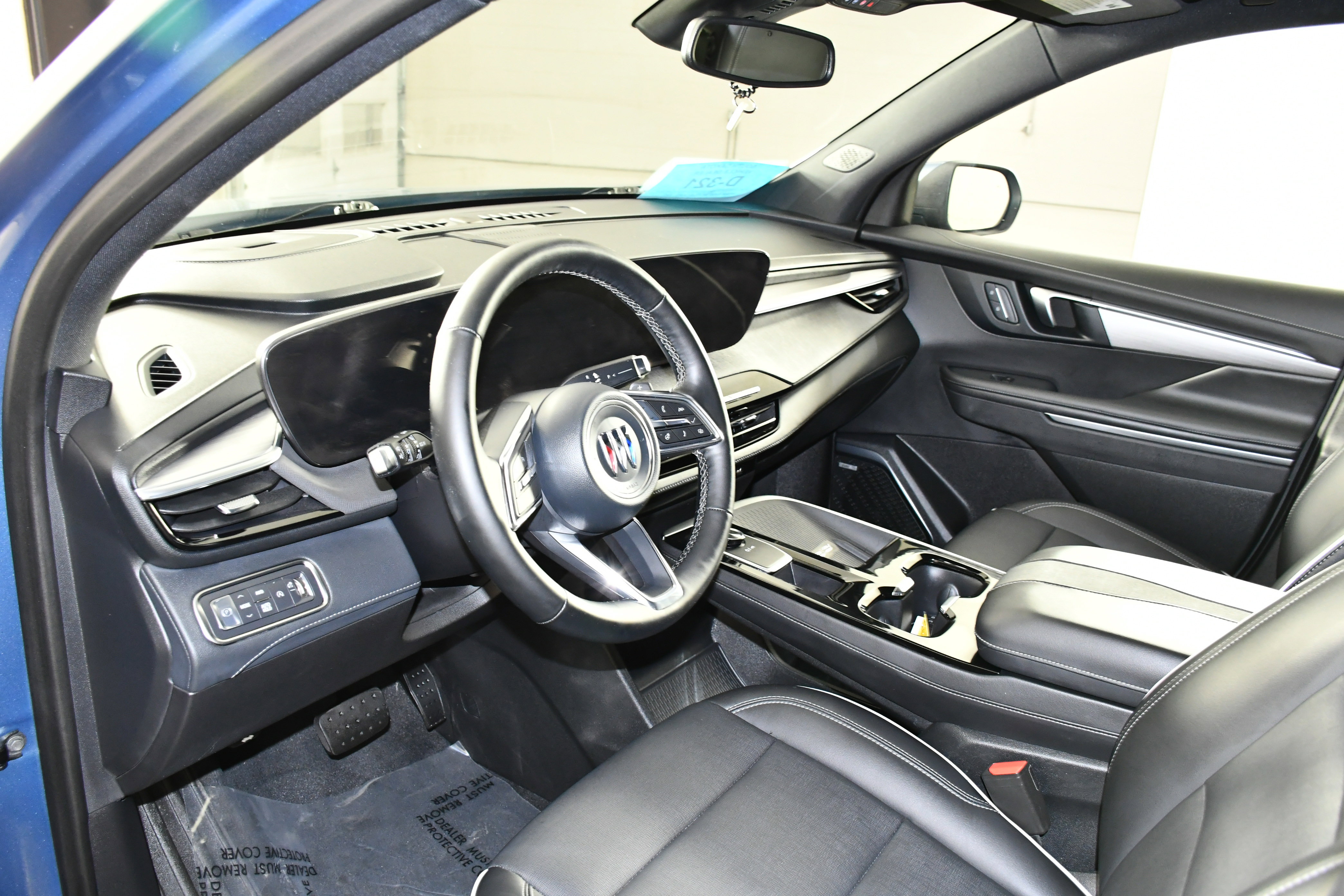 Used 2025 Buick Enclave Preferred image 2