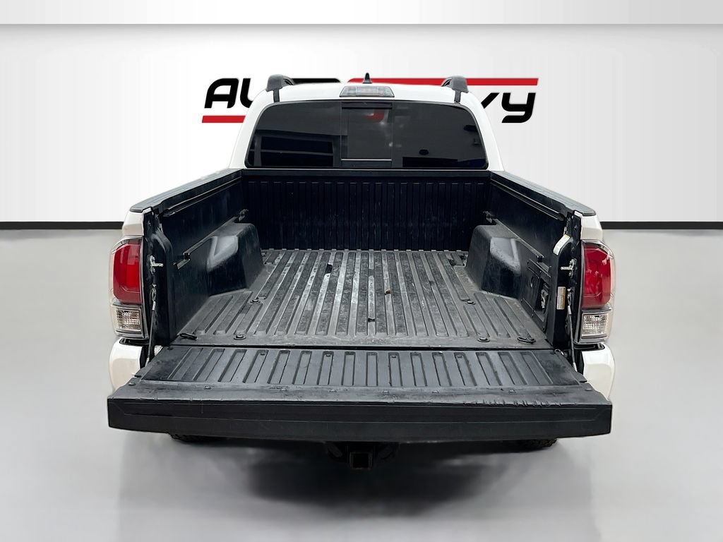 Used 2023 Toyota Tacoma TRD Sport w/ Black Out Package (TMS) AWD/4WD image 25
