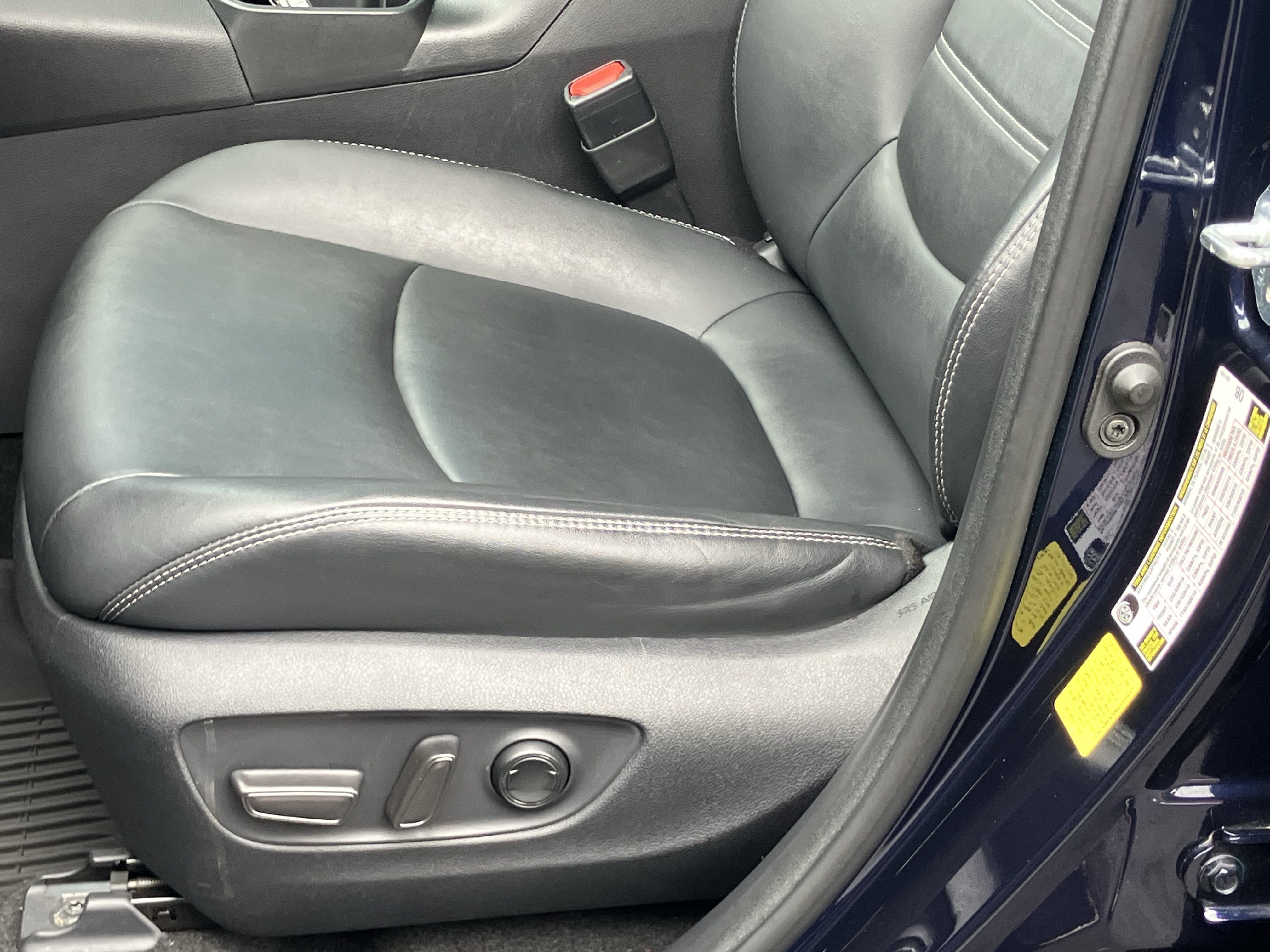 Used 2021 Toyota RAV4 XLE Premium FWD image 17