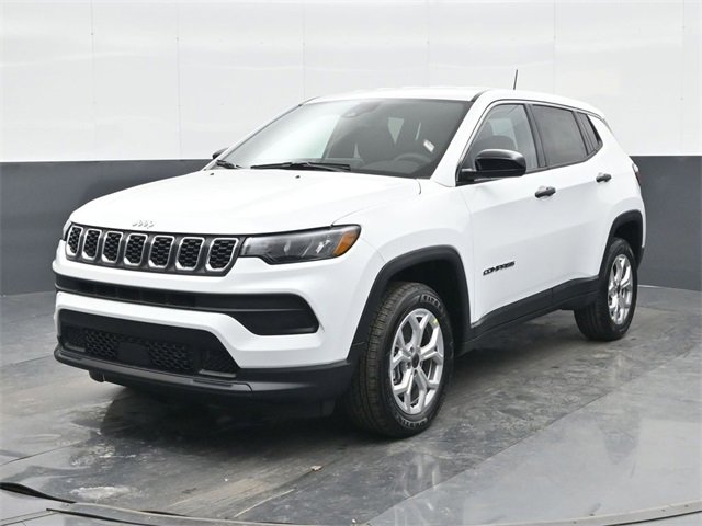 Used 2025 Jeep Compass Sport image 1