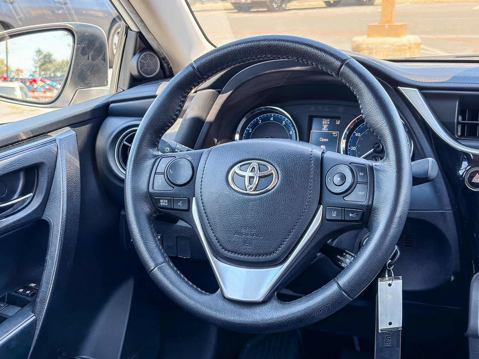 Used 2019 Toyota Corolla SE FWD image 14