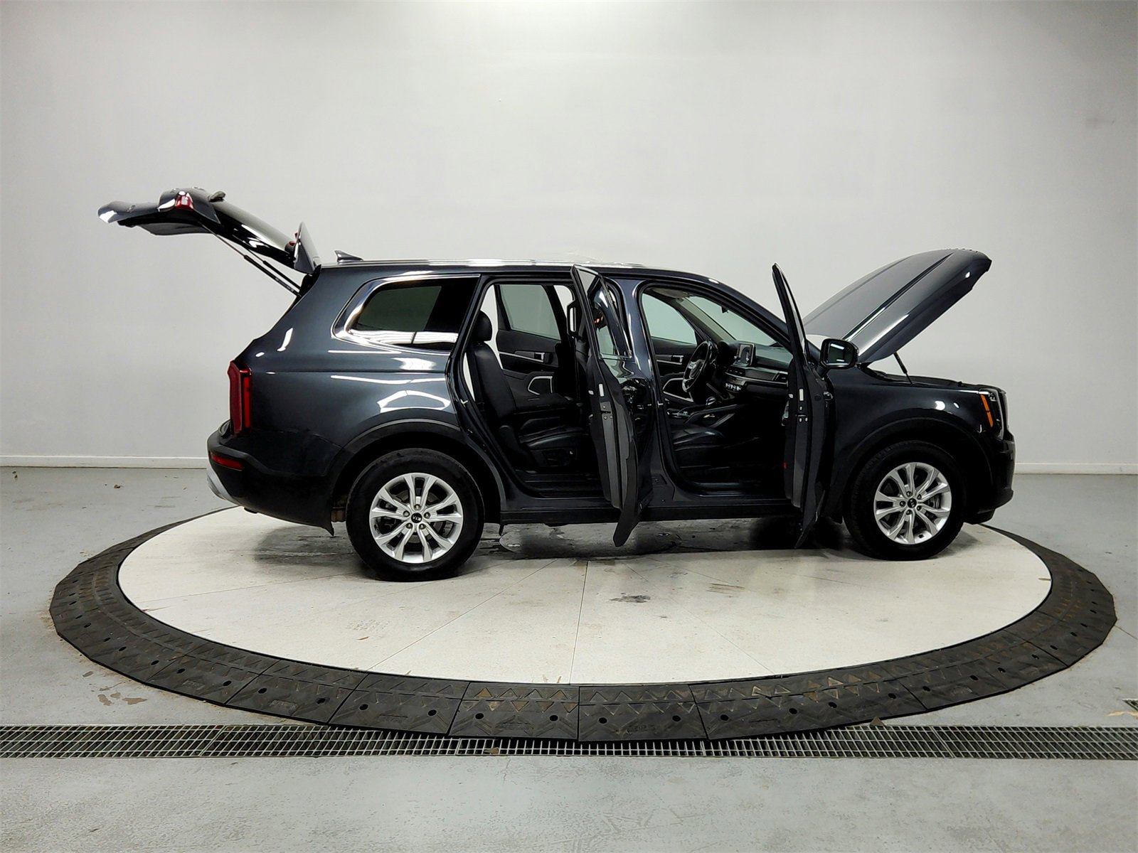 Used 2021 Kia Telluride LX image 16