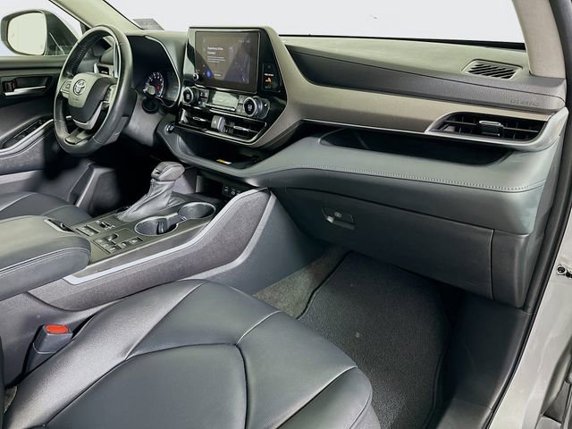Certified 2023 Toyota Highlander XLE image 31