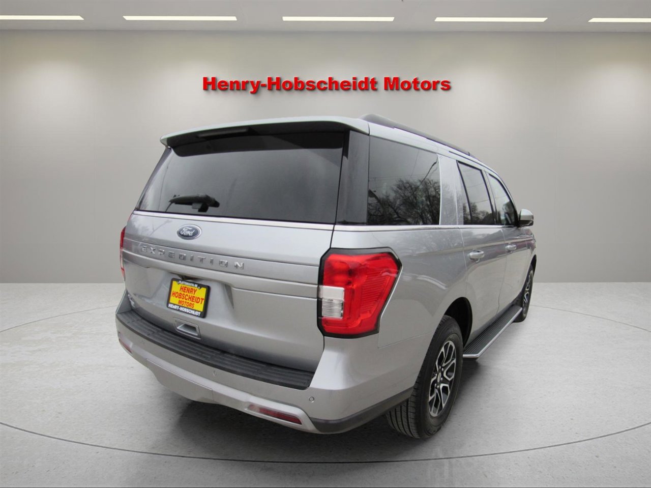 Used 2023 Ford Expedition XLT image 7