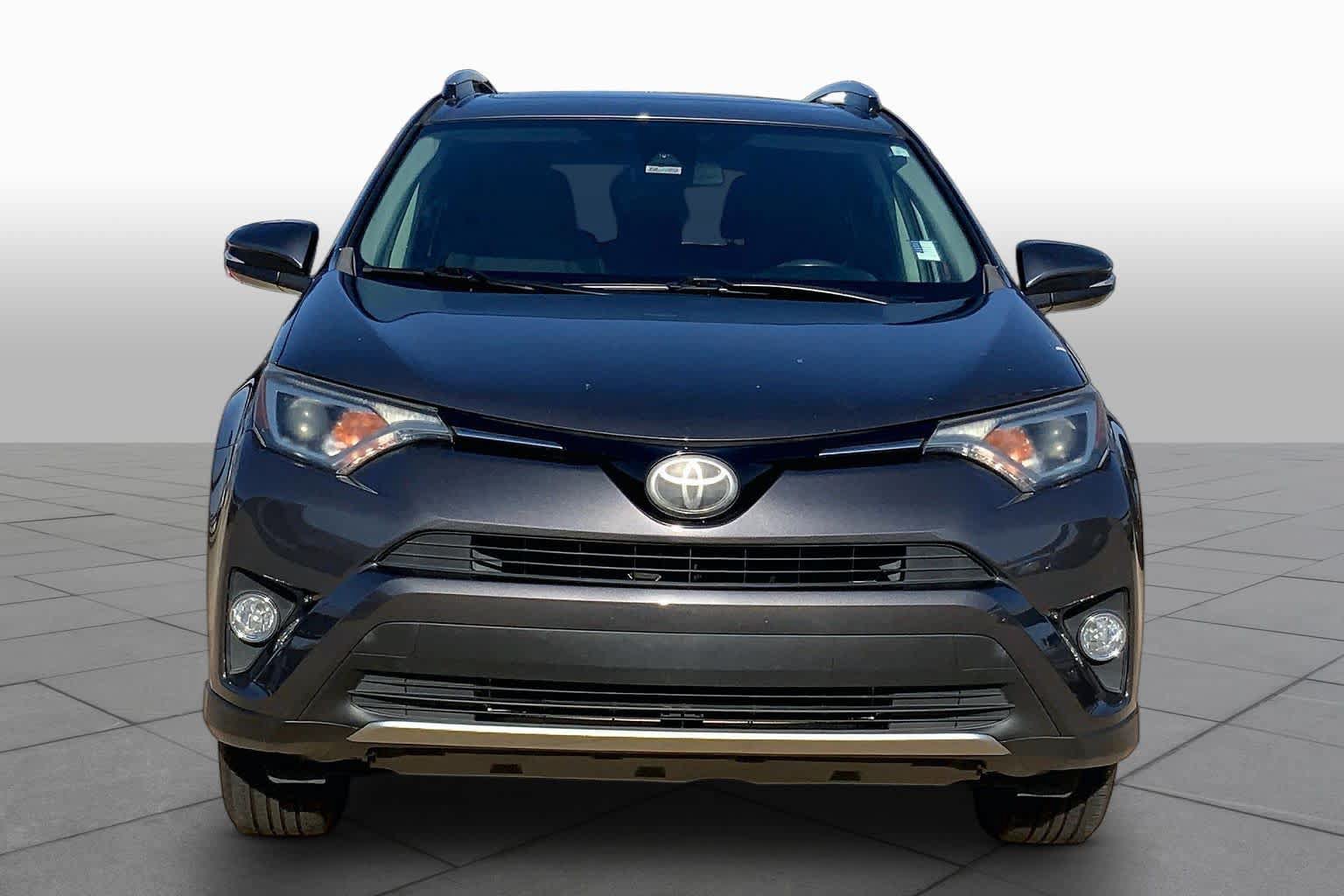 Used 2018 Toyota RAV4 XLE w/ Plus Extra Value Package AWD/4WD image 4
