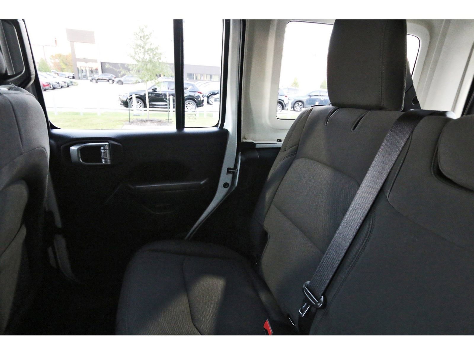 Used 2022 Jeep Wrangler Unlimited Sport image 14