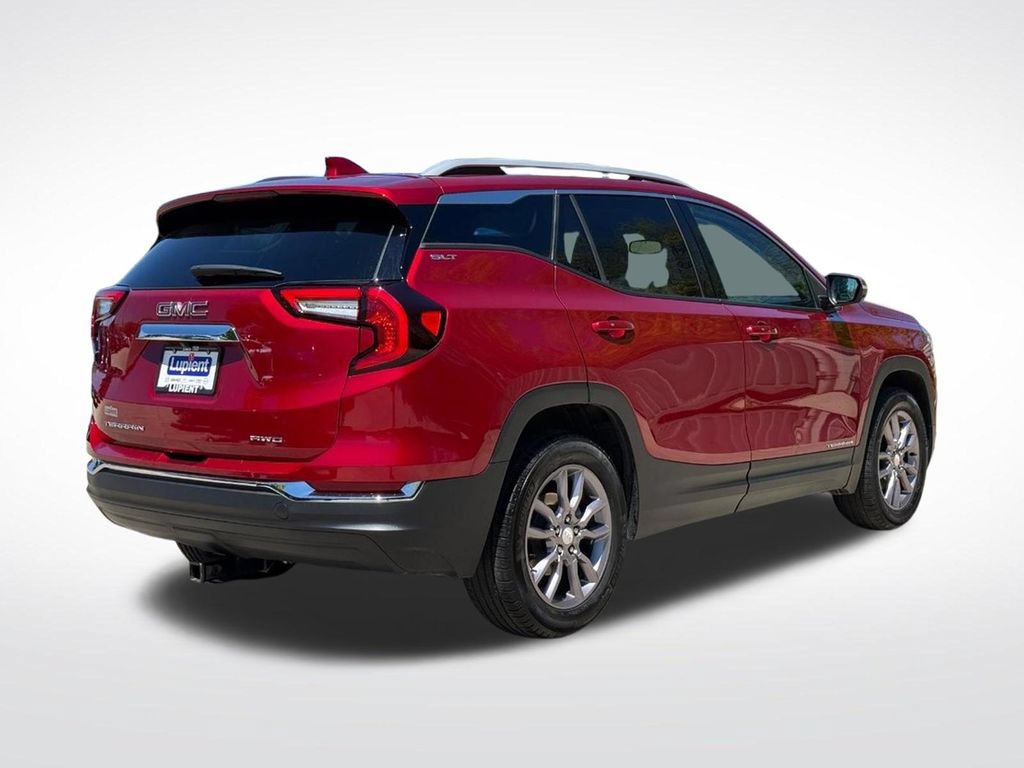 Used 2023 GMC Terrain SLT AWD/4WD image 3