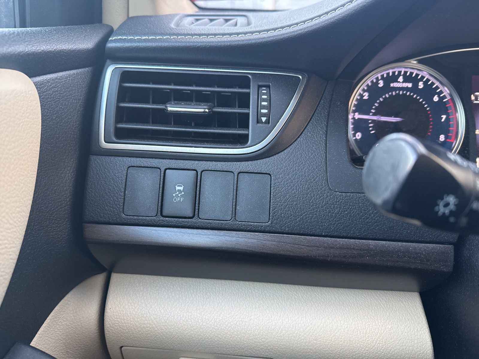 Used 2016 Toyota Camry LE image 22