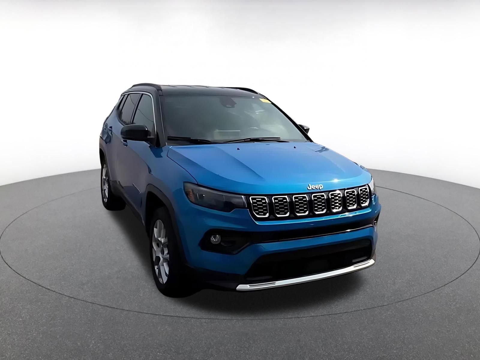 Used 2025 Jeep Compass Limited AWD/4WD image 3