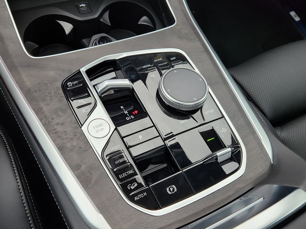 New 2026 BMW X5 xDrive50e w/ Premium Package image 18