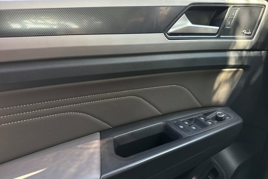 Used 2022 Volkswagen Atlas Cross Sport SEL Premium R-Line image 10