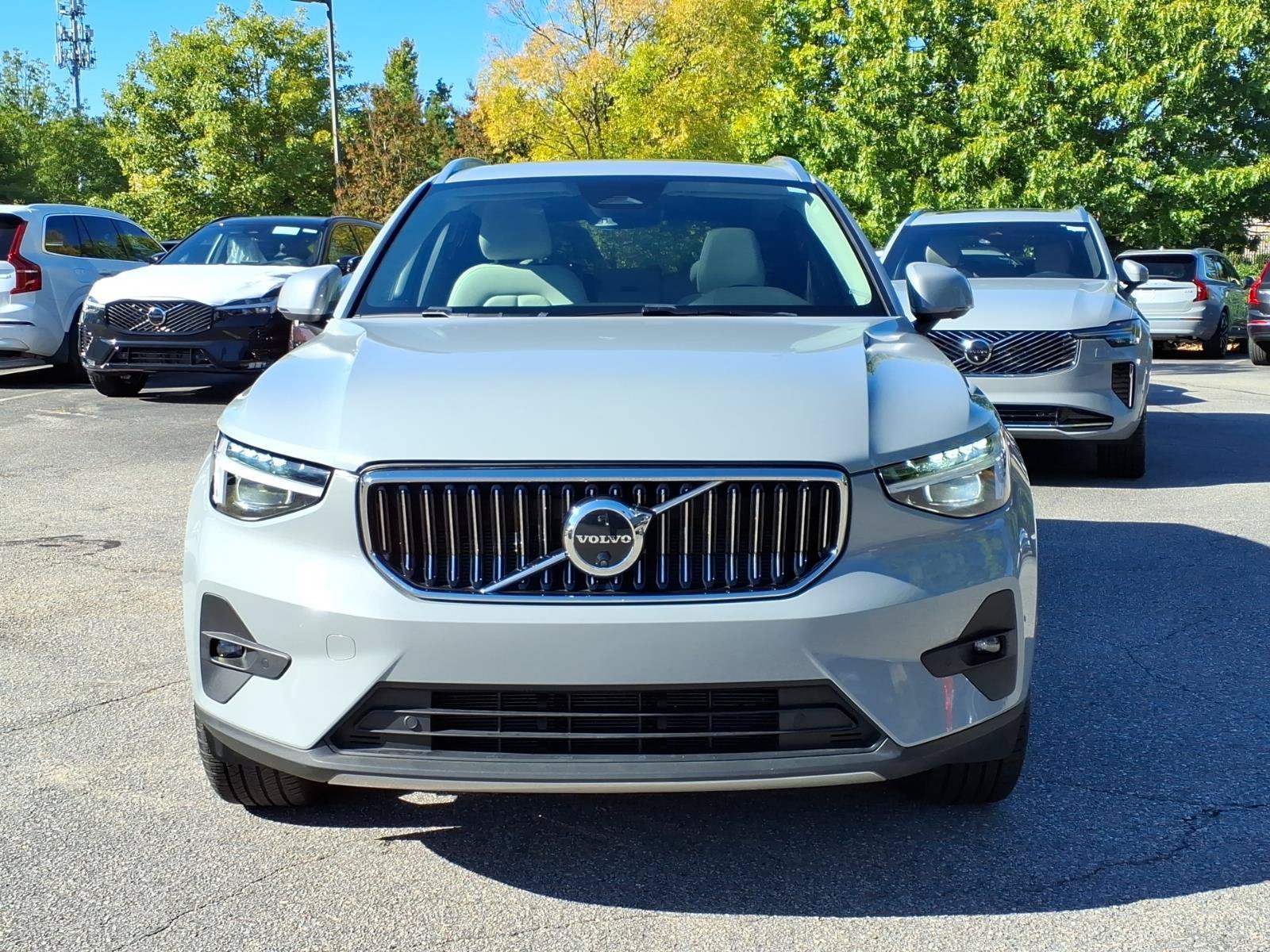 Certified 2024 Volvo XC40 B5 Ultimate w/ Protection Package Premier AWD/4WD image 10