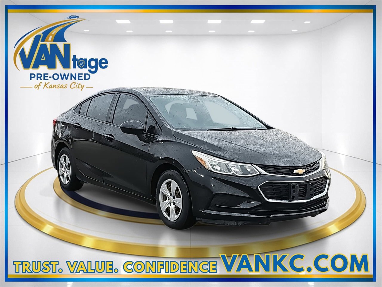 Used 2018 Chevrolet Cruze LS image 3
