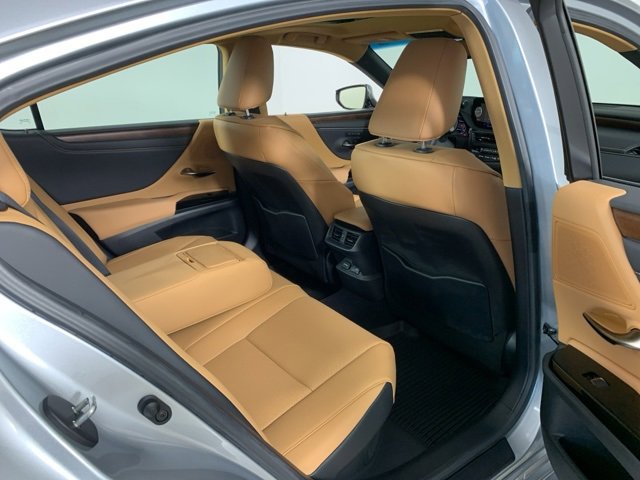Used 2025 Lexus ES 300h w/ Premium Package image 26