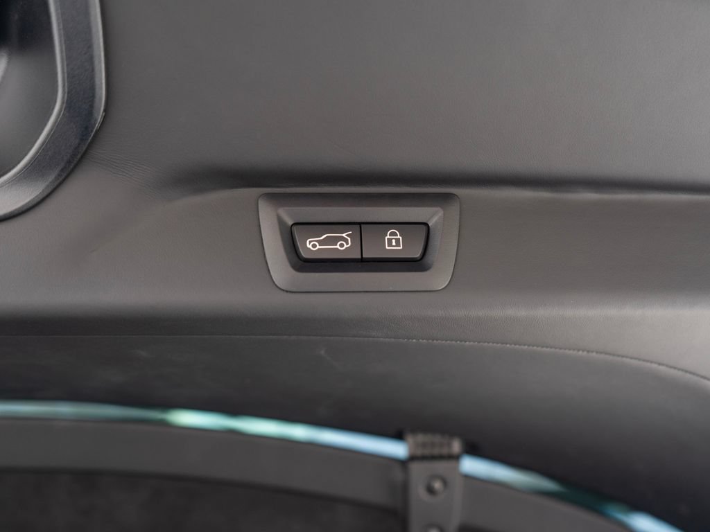 Used 2026 Rolls-Royce Cullinan AWD/4WD image 45