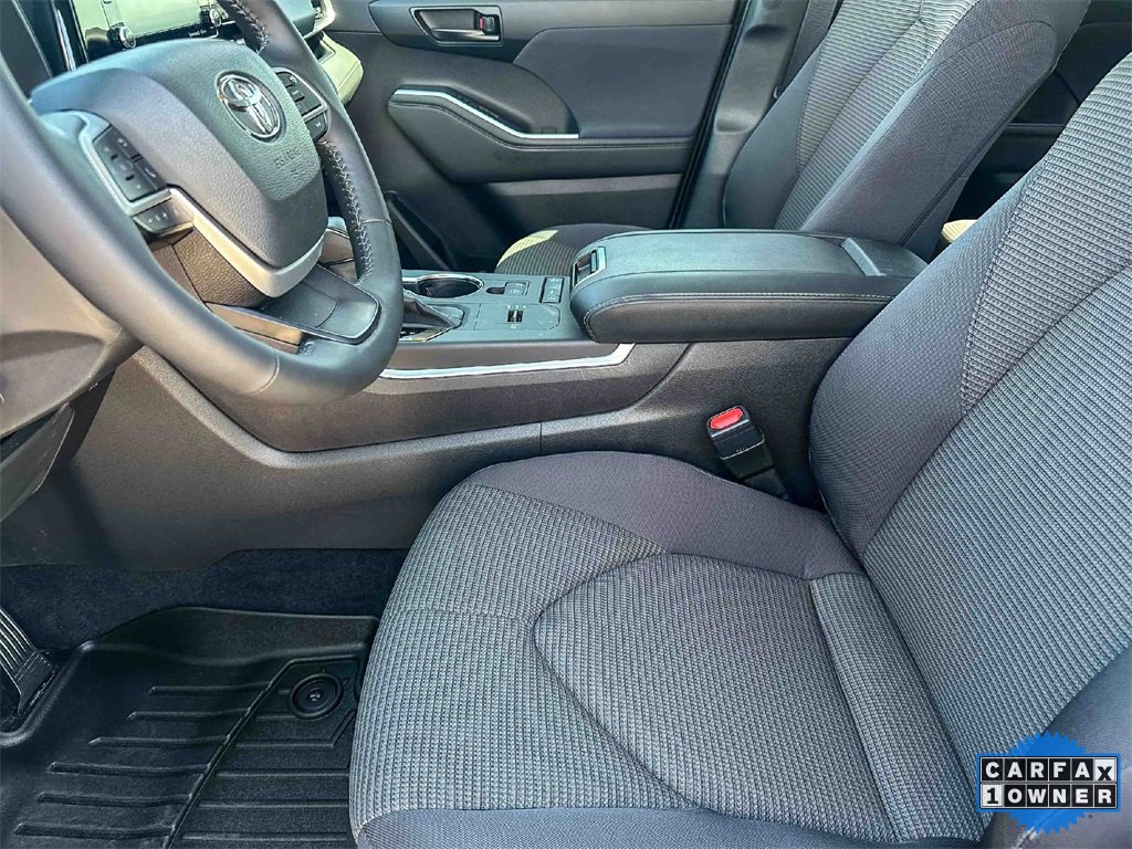 Used 2022 Toyota Highlander LE image 13