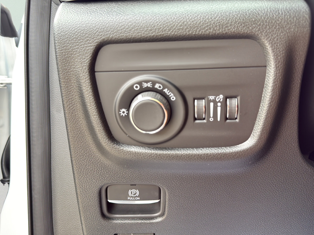 New 2026 Jeep Grand Cherokee Altitude AWD/4WD image 22