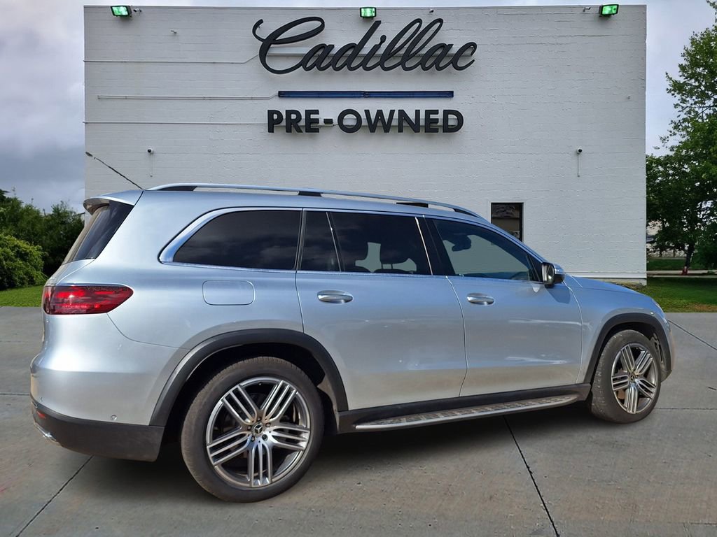 Used 2025 Mercedes-Benz GLS 450 4MATIC image 2